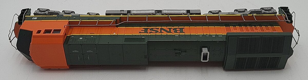 Athearn 3970 HO Scale BNSF Dash 9-44CW Non-Powered Diesel Locomotive EX/Box
