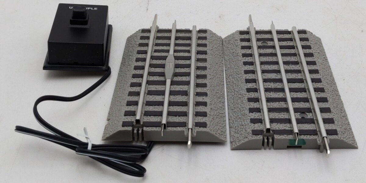 Lionel 6-12020 O Gauge FasTrack Uncoupling Track EX/Box