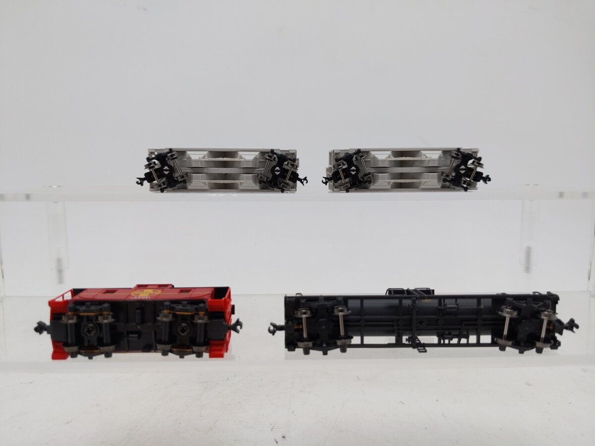 Kato N Scale Assorted Freight Cars- 90801, 90602, 999711, 6996 [4] LN
