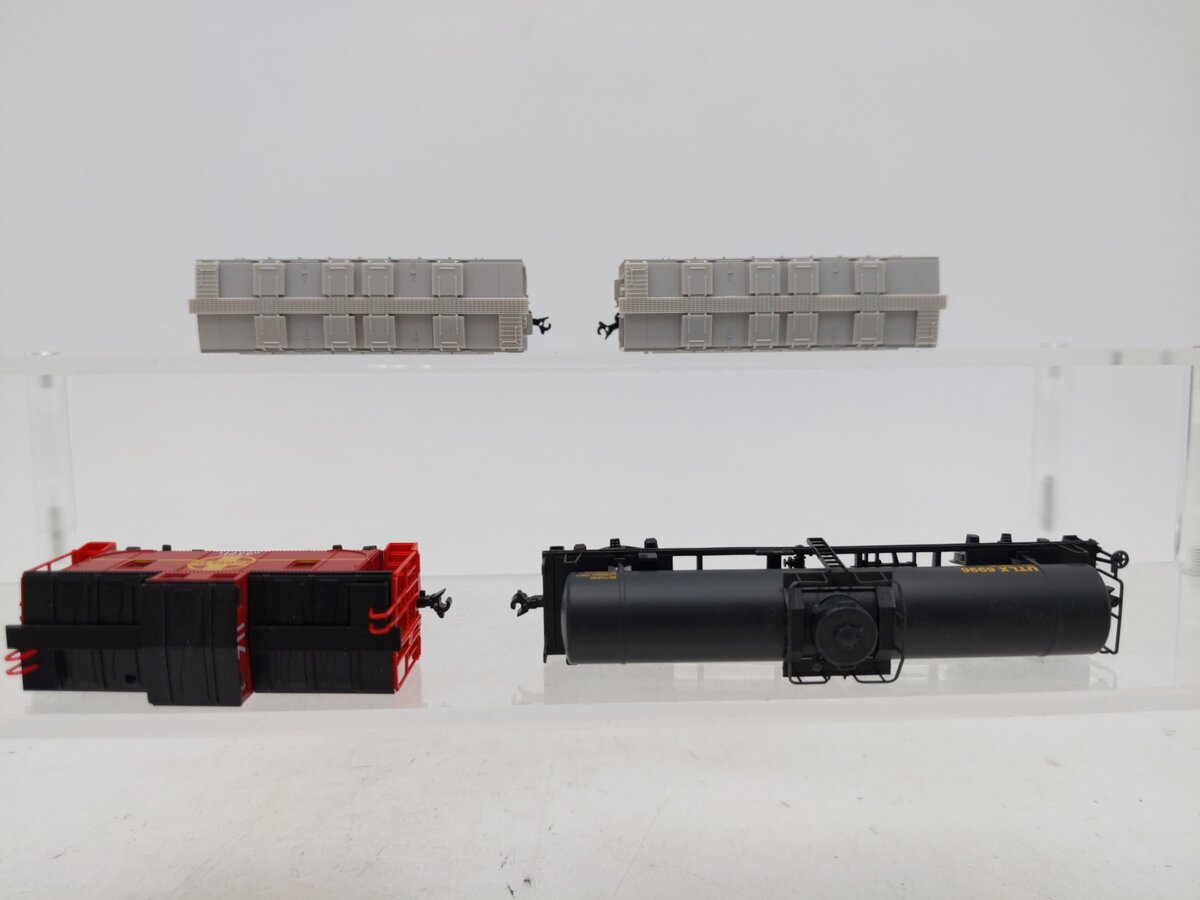 Kato N Scale Assorted Freight Cars- 90801, 90602, 999711, 6996 [4] LN