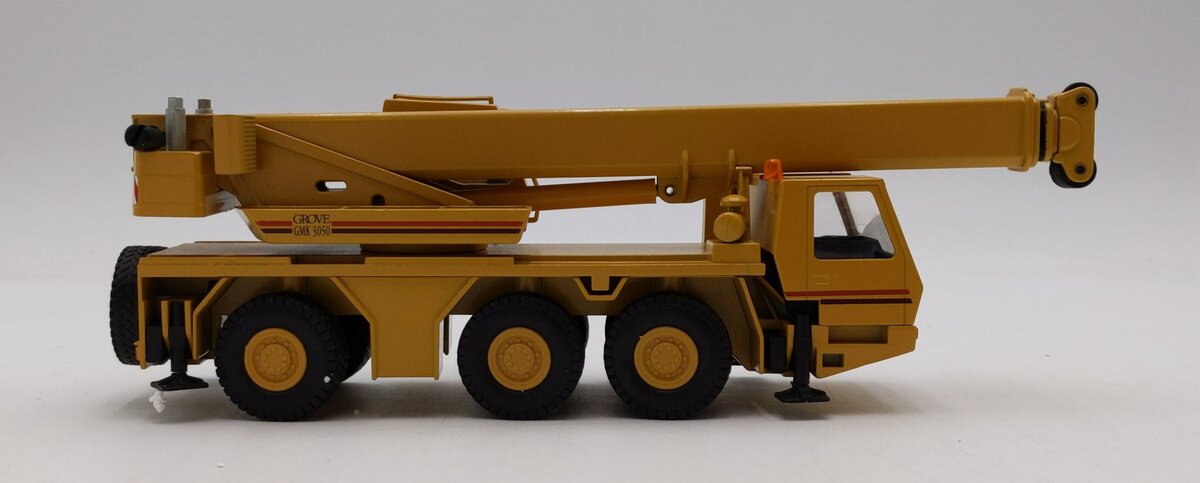 Conrad 2092 1:50 Scale GMK 3050 Grove Crane LN/Box