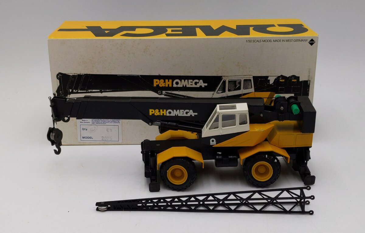 Conrad 3075 1:50 Scale Die-Cast P&H Omega Rough Terrain Crane LN/Box