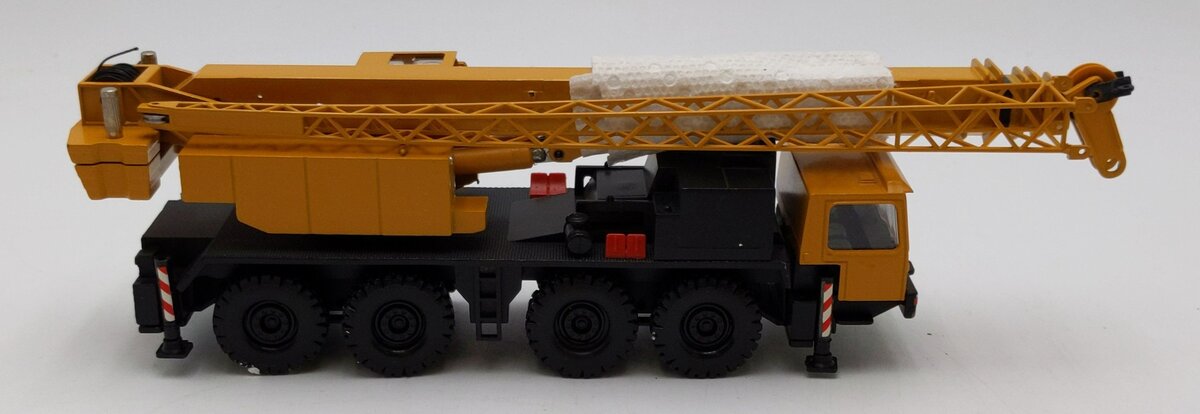 Conrad 2094 1:50 Scale Liebherr LTM 1060 Mobile Crane NIB