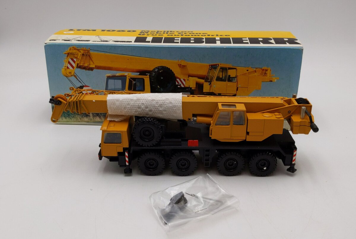 Conrad 2094 1:50 Scale Liebherr LTM 1060 Mobile Crane NIB