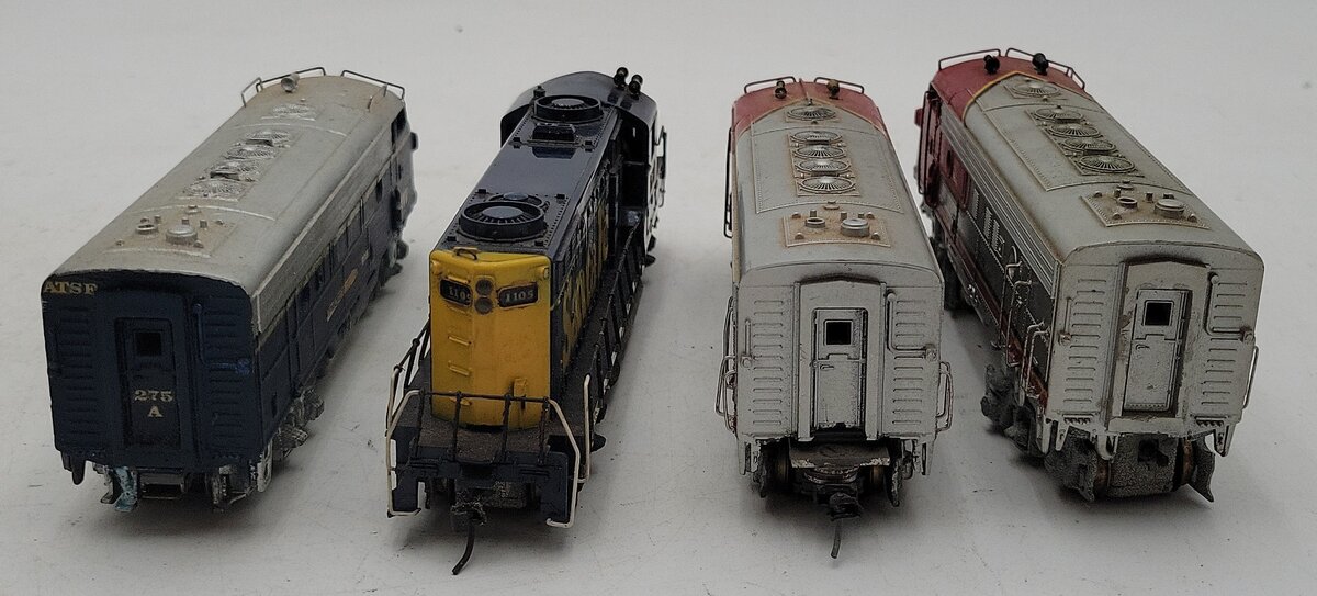 Hobbytown & Athearn HO Assorted Custom Diesel Locomotives #275,1105,304,39 [4]/Box