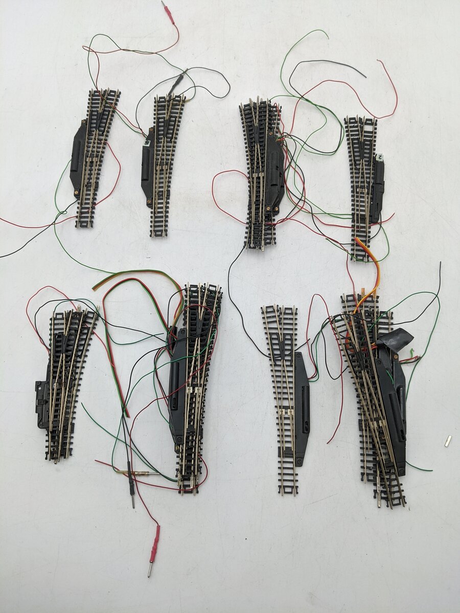Atlas N Scale Assorted Left Hand And Right Hand Switches [16] VG