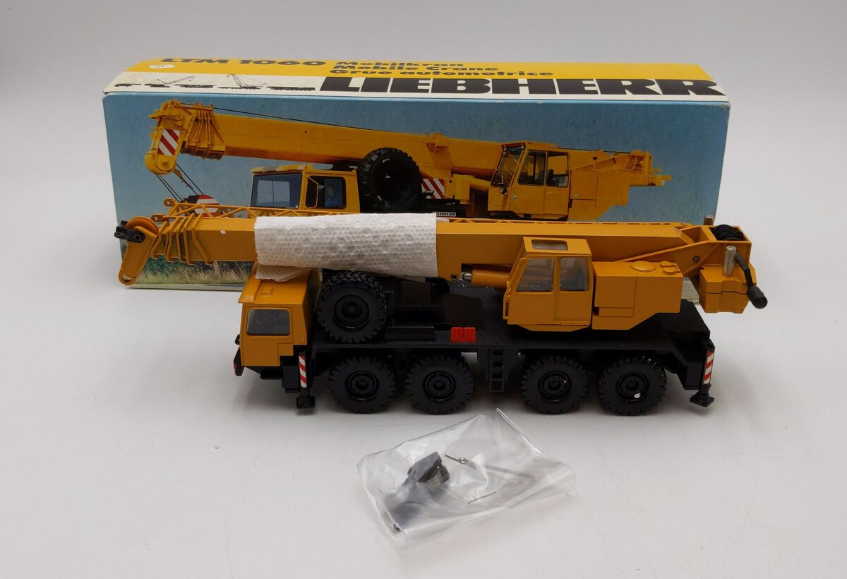 Conrad 2094 1:50 Scale Liebherr LTM 1060/2 Mobile Crane LN/Box