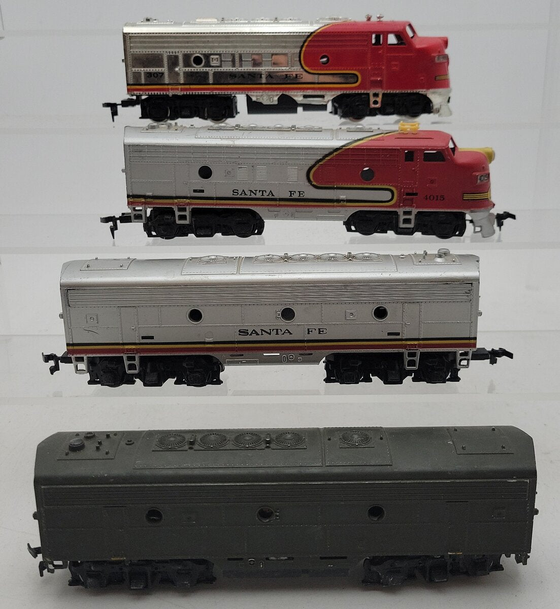 Bachmann & Other HO Assorted Dummy & Powered AB Diesel Locomotives #307,4015 [4] EX