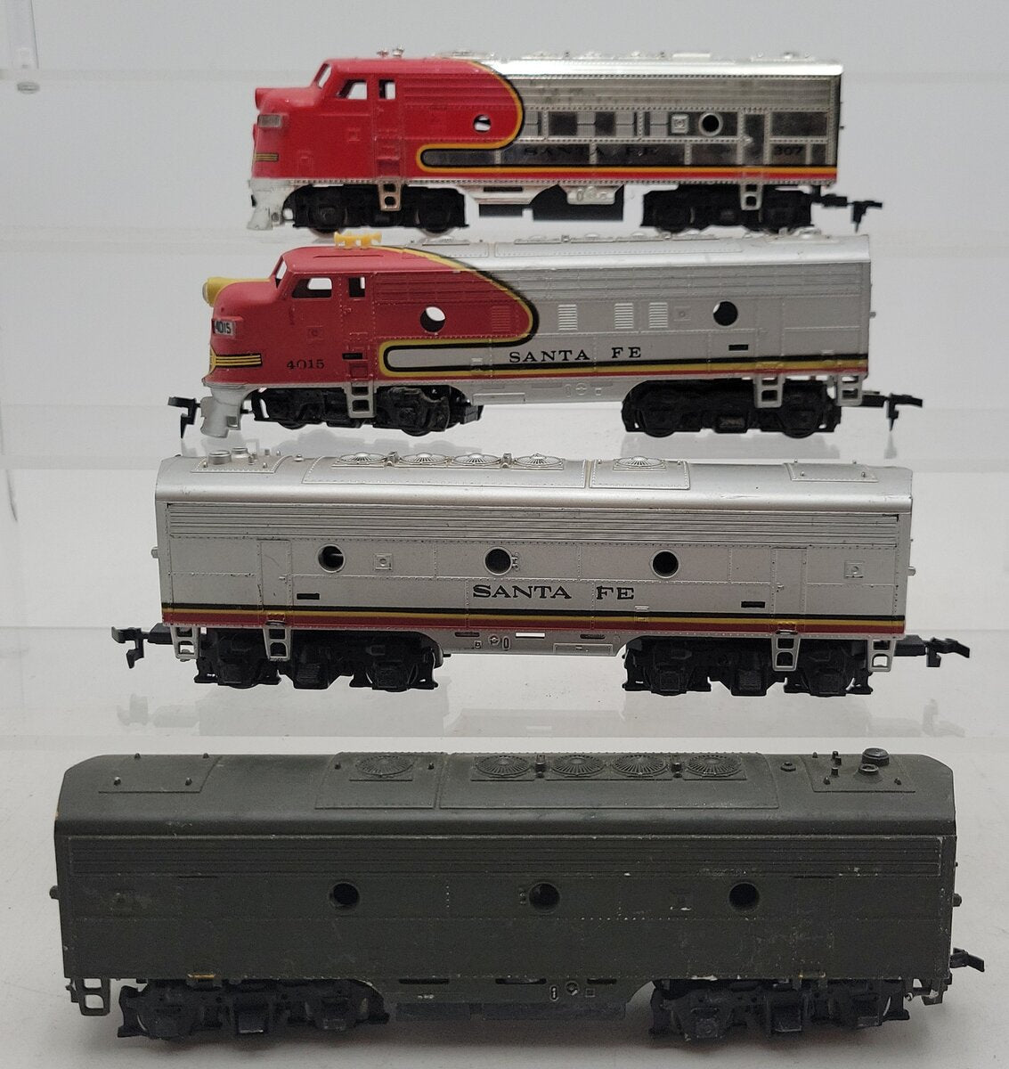 Bachmann & Other HO Assorted Dummy & Powered AB Diesel Locomotives #307,4015 [4] EX