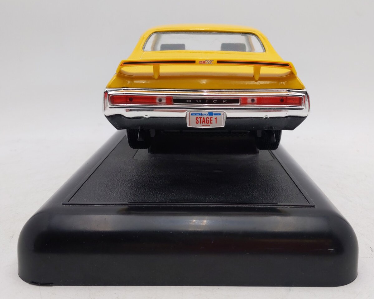 Ertl 1:18 Scale Die-Cast 1970 Buick GSX Saturn Yellow with Black Base EX