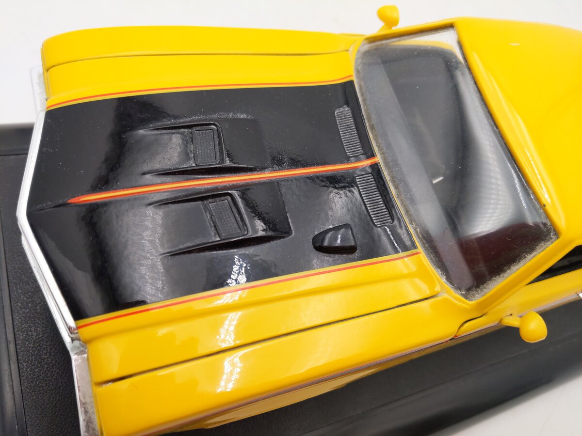 Ertl 1:18 Scale Die-Cast 1970 Buick GSX Saturn Yellow with Black Base EX