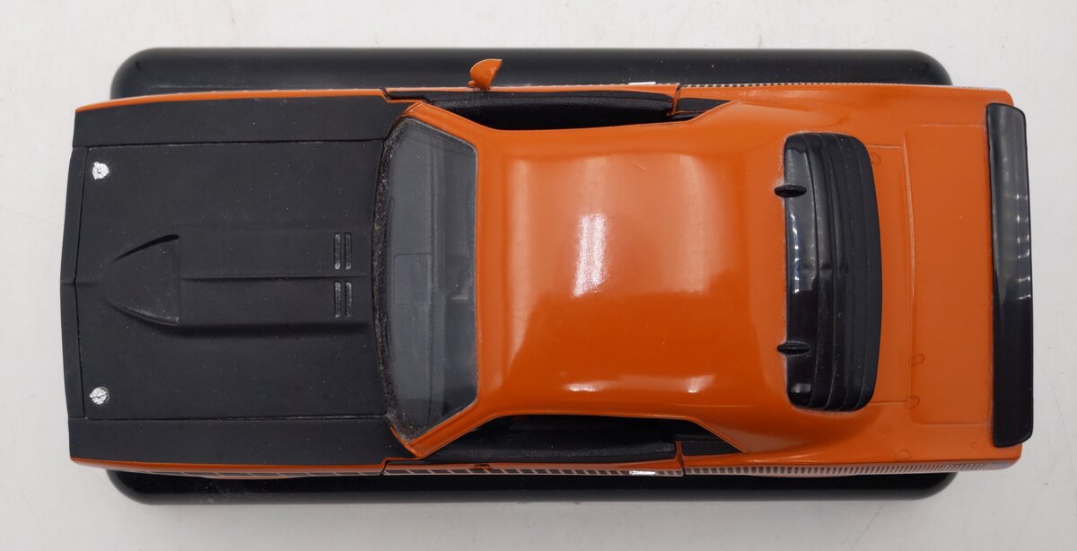 Ertl 1:18 Scale Die-Cast 1970 Plymouth AAR 'Cuda with Black Base EX