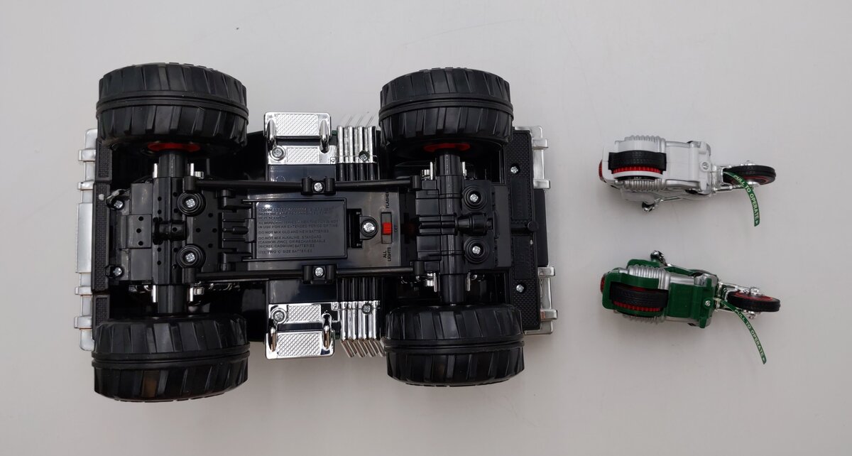 Hess Monster Truck With Motorcycles LN/Box