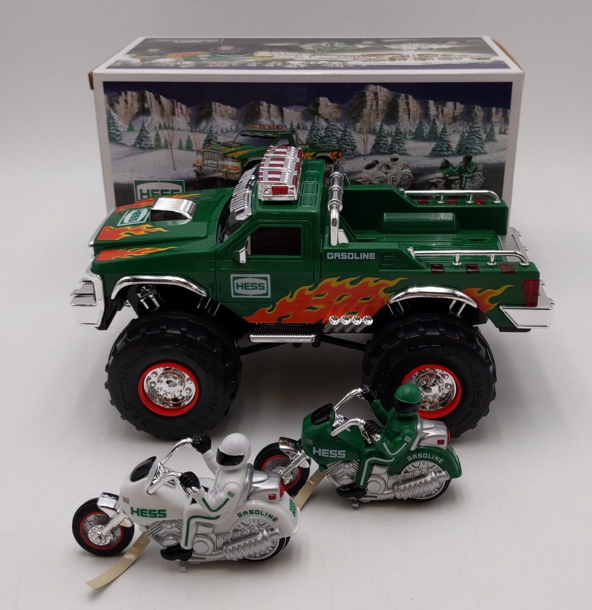 Hess Monster Truck With Motorcycles LN/Box