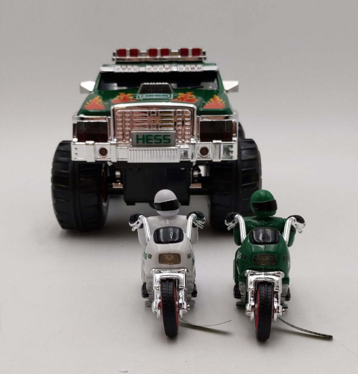 Hess Monster Truck With Motorcycles LN/Box