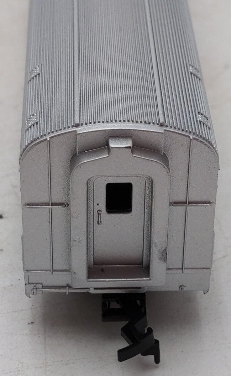 Model Power 8803 HO Scale Amtrak Observation Passenger Car #3338 EX/Box