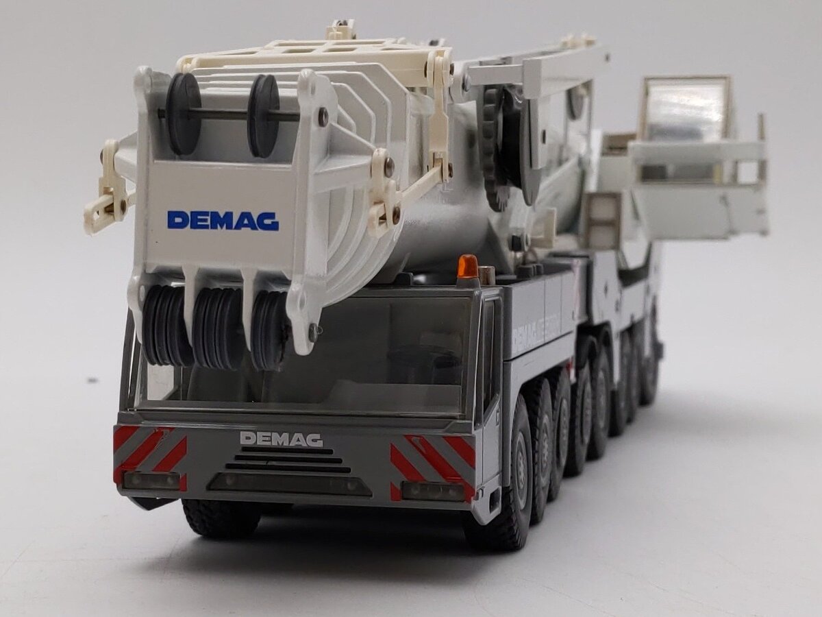Conrad 1:50 Scale Demag AC 500-1 Telescopic Crane LN/Box