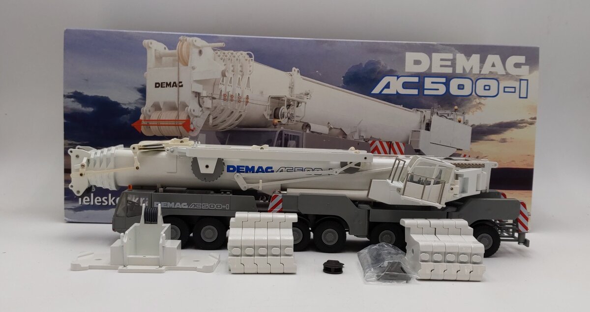 Conrad 1:50 Scale Demag AC 500-1 Telescopic Crane LN/Box