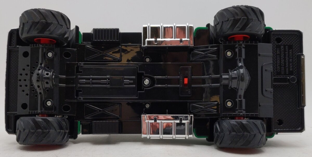 Hess 2011 Toy Truck & Race Car w/Real Lights & Sound EX/Box