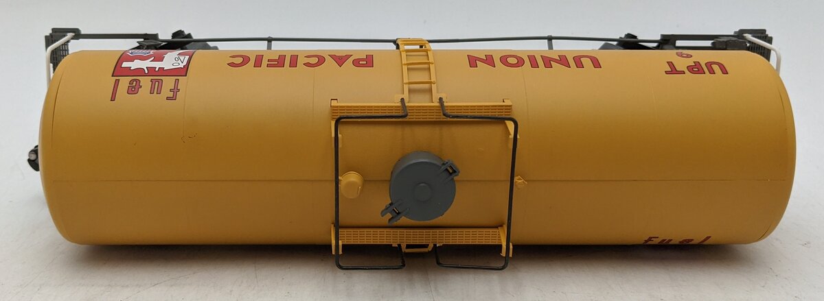 Weaver O Gauge Union Pacific 40' Tank Car #UP9 - 3-Rail LN/Box