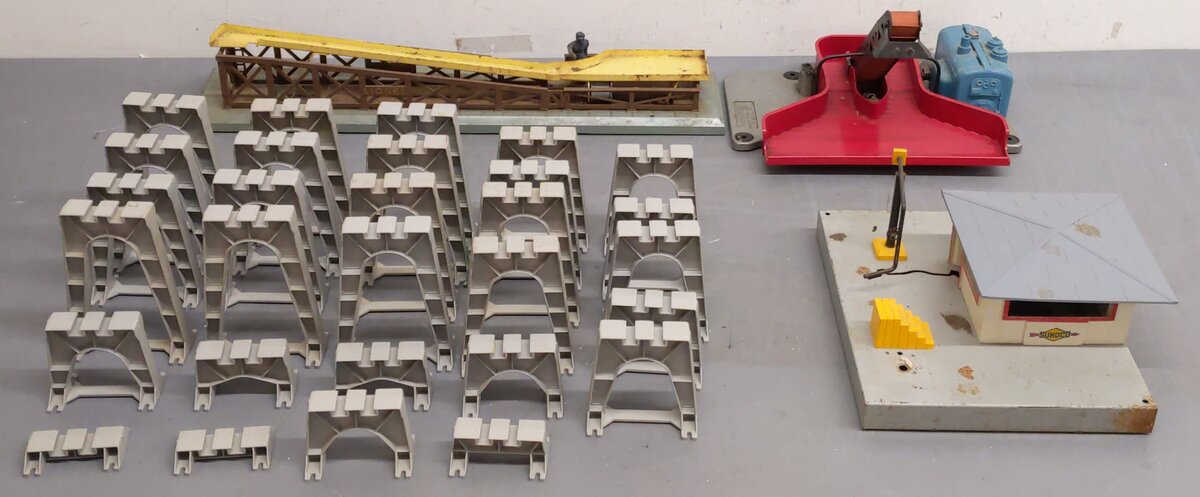 Lionel Vintage O Gauge Accessories #362,110,415,397 [4] VG