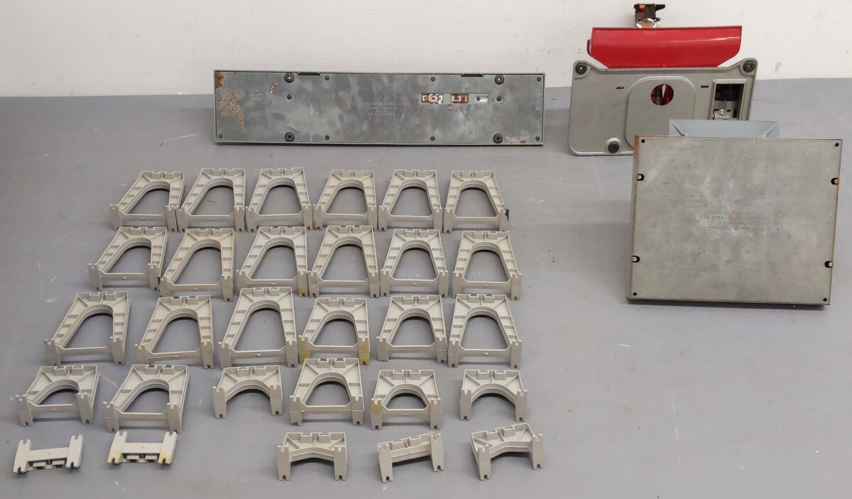 Lionel Vintage O Gauge Accessories #362,110,415,397 [4] VG