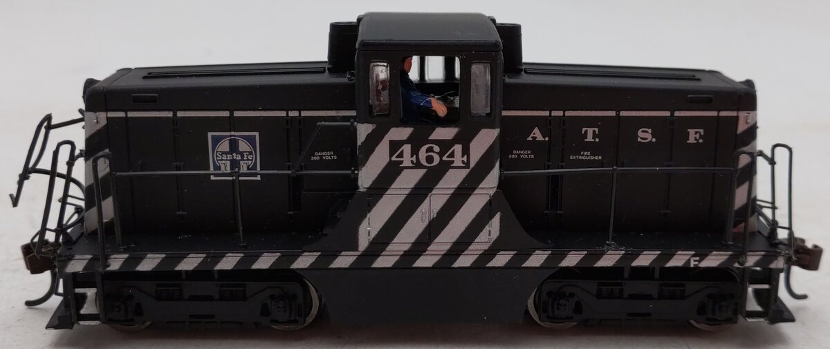 Spectrum 80026 HO Scale Santa Fe GE 44-Ton Diesel Switcher #464 VG/Box