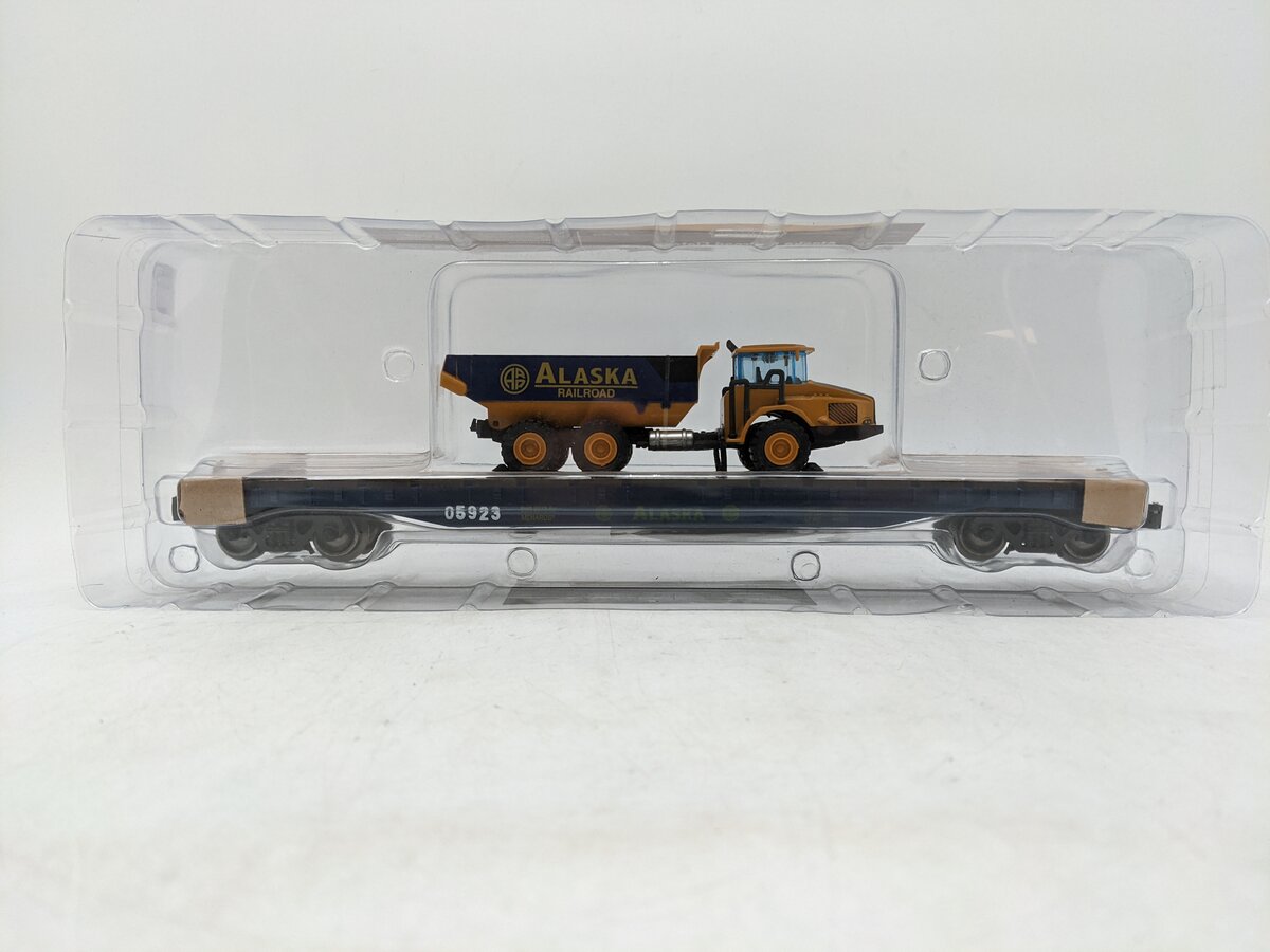 Menards 279-3074 O Gauge Alaska Long Flatcar with Dump Truck #05923 NIB