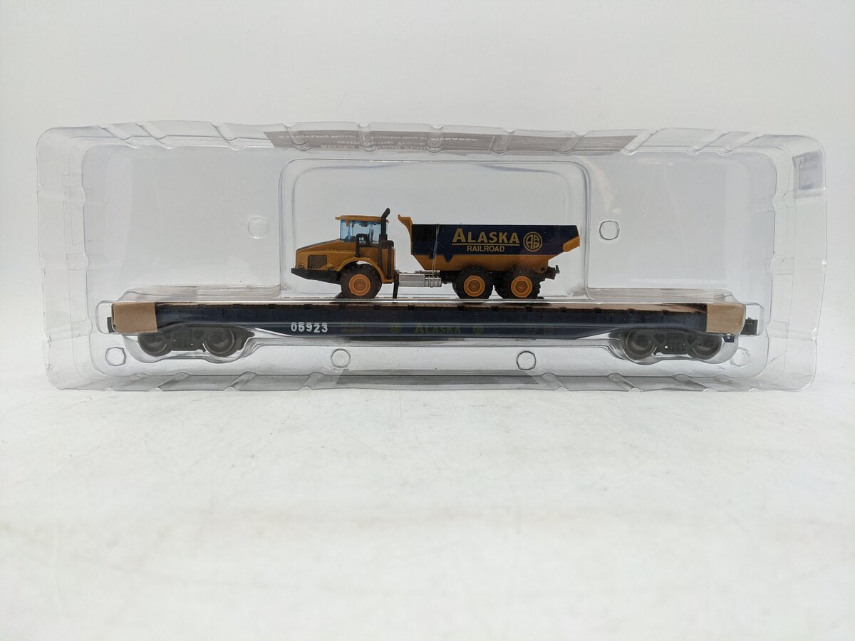 Menards 279-3074 O Gauge Alaska Long Flatcar with Dump Truck #05923 NIB