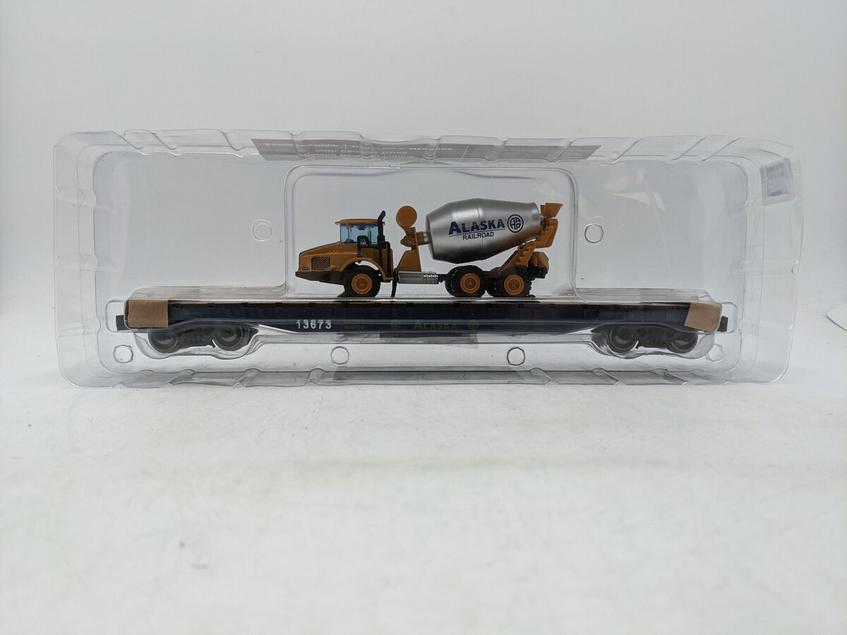 Menards 279-3074 O Gauge Alaska Long Flatcar with Cement Truck #13673 NIB