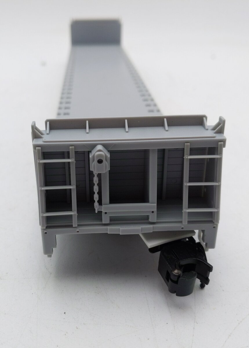 Atlas 2002612 O Undecorated 62' Short Bulkhead Flatcar 3-Rail LN/Box