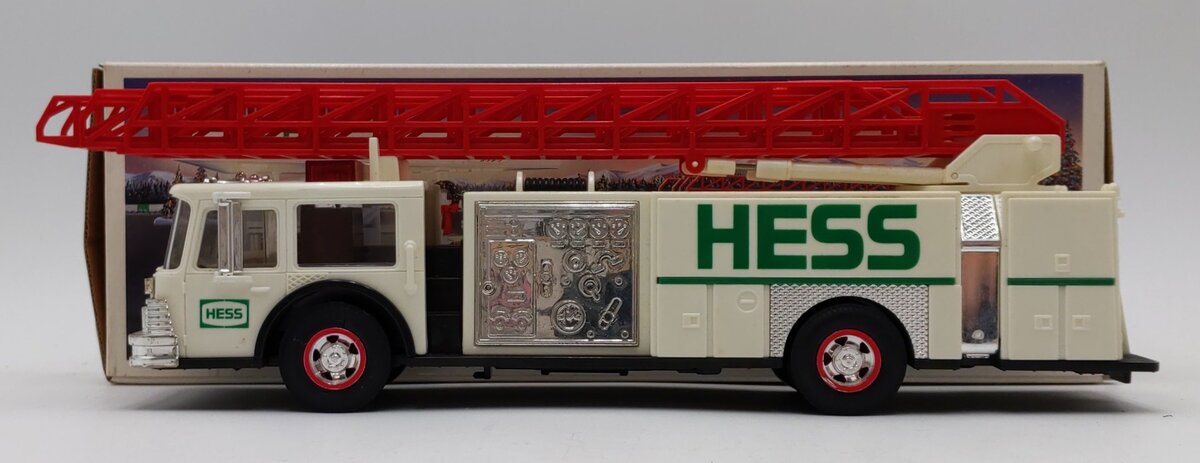 Hess Toy Fire Truck With Dual Sound Siren LN/Box