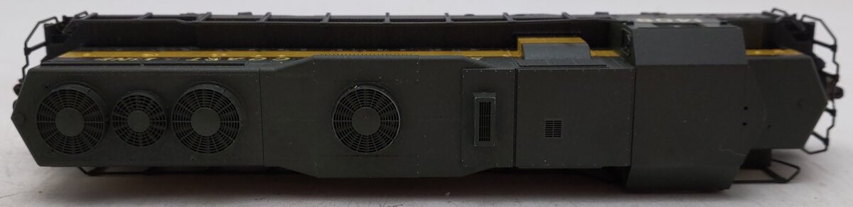 Kato 37-046 HO Scale Custom Painted Seaboard Coast Line Diesel Locomotive #1408/Box