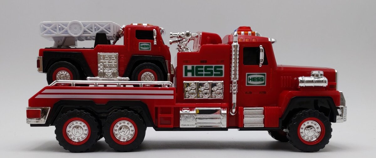 Hess Fire Truck And Ladder Rescue NIB