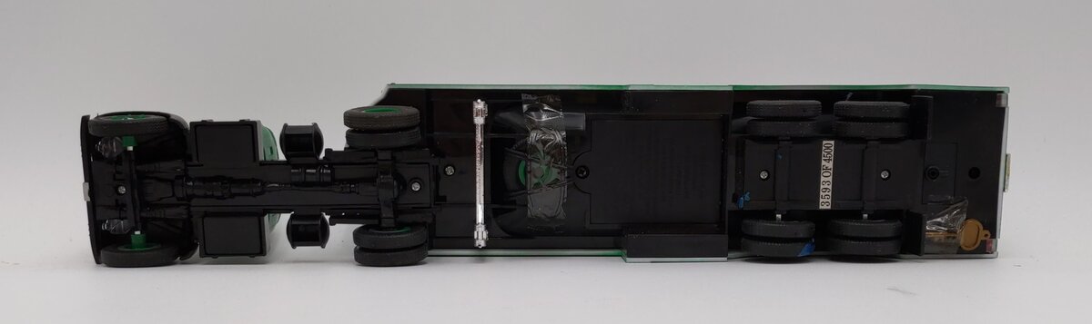 JMT Replicas 1:32 Scale Shamrock Mack 