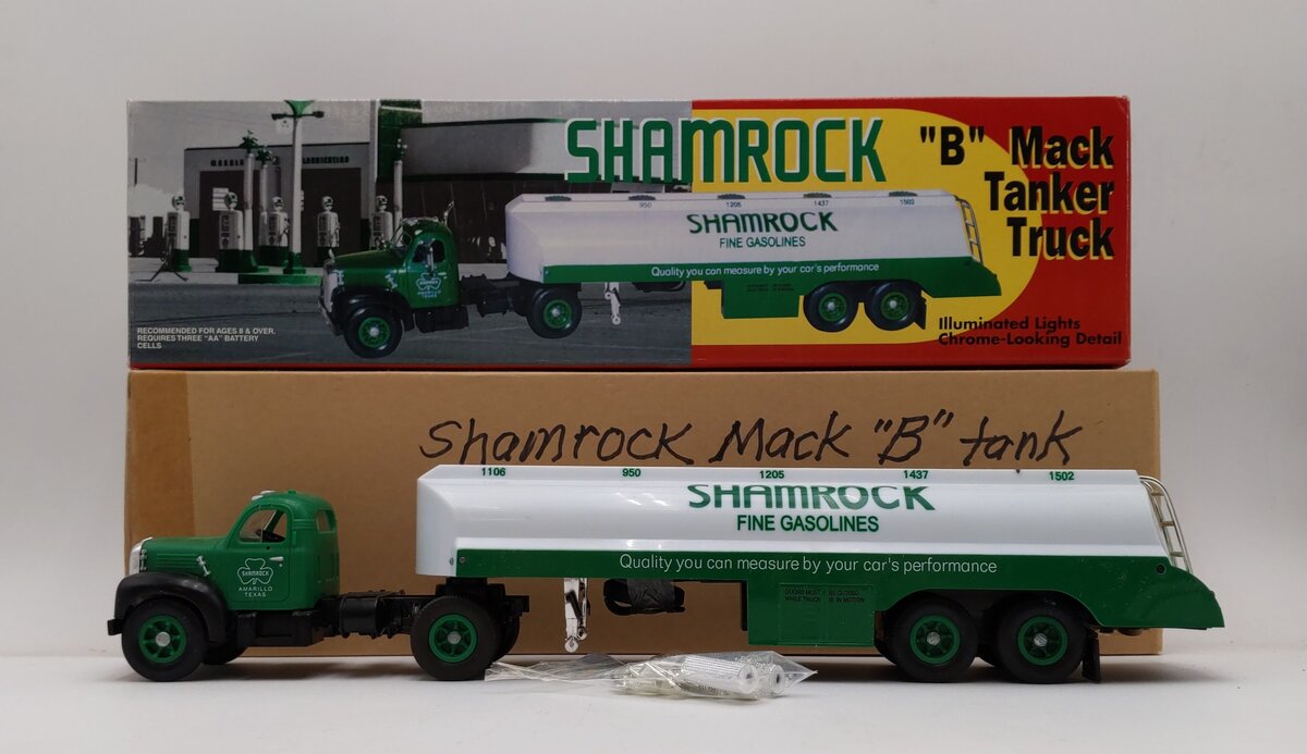 JMT Replicas 1:32 Scale Shamrock Mack 