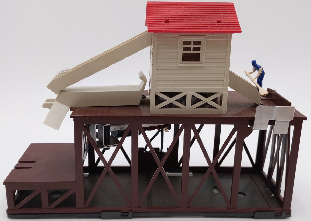 Lionel 6-2306 O Gauge Operating Icing Station w/ PFE Ice Car #6700 VG/Box