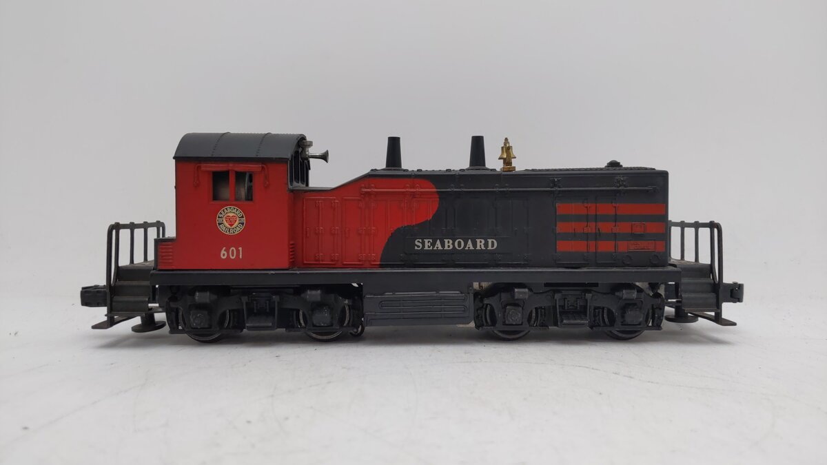 Lionel 601 Vintage O Seaboard NW-2 Powered Diesel Locomotive w/Horn EX