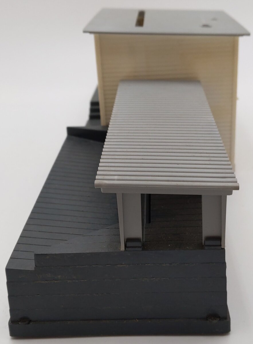 Lionel 6-2301 O Gauge Operating Sawmill/Box