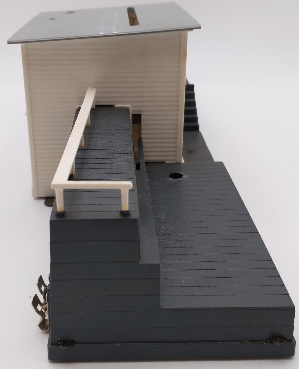 Lionel 6-2301 O Gauge Operating Sawmill/Box