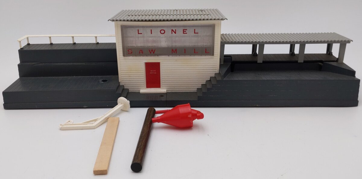 Lionel 6-2301 O Gauge Operating Sawmill/Box
