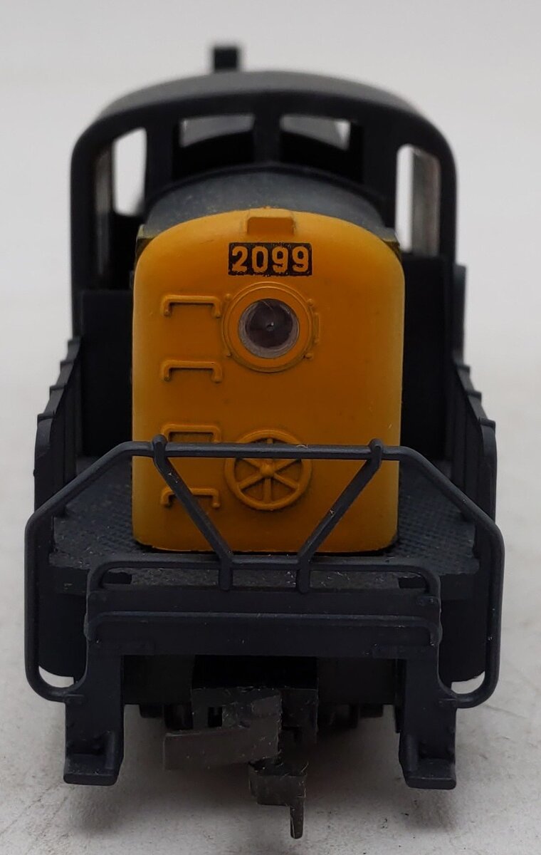 AHM 5131 HO Scale Union Pacific Dummy Unit Locomotive #2099 EX/Box