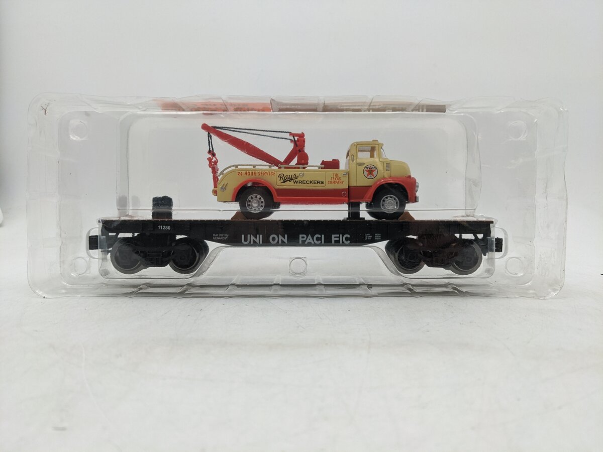 Menards 279-8320 O Gauge Union Pacific Flat Car w/ Wrecker Load #11280 NIB