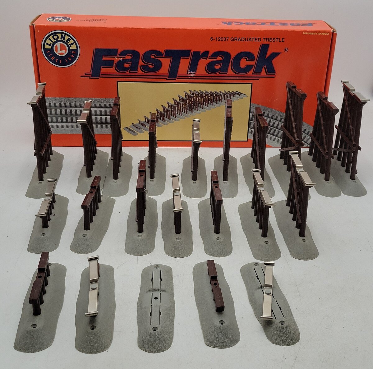 Lionel 6-12037 O FasTrack Graduated Trestle Set VG/Box