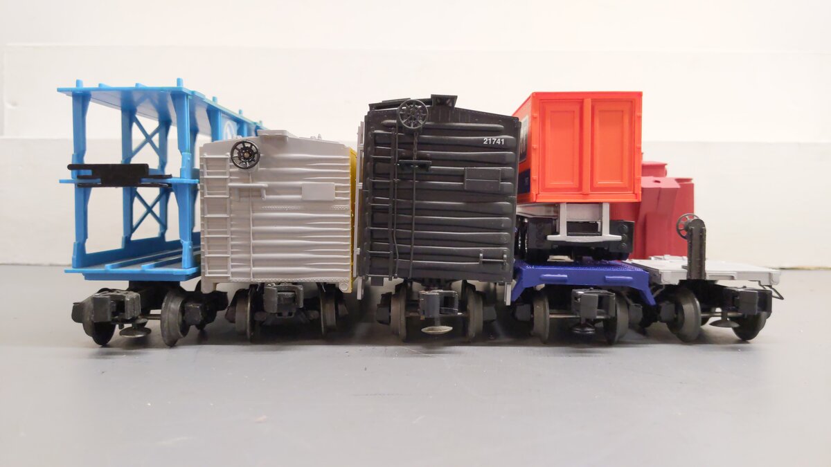 Lionel & Others O Assorted Freight Cars 6461, 392885, 9216, 21741, 1997 [5] EX