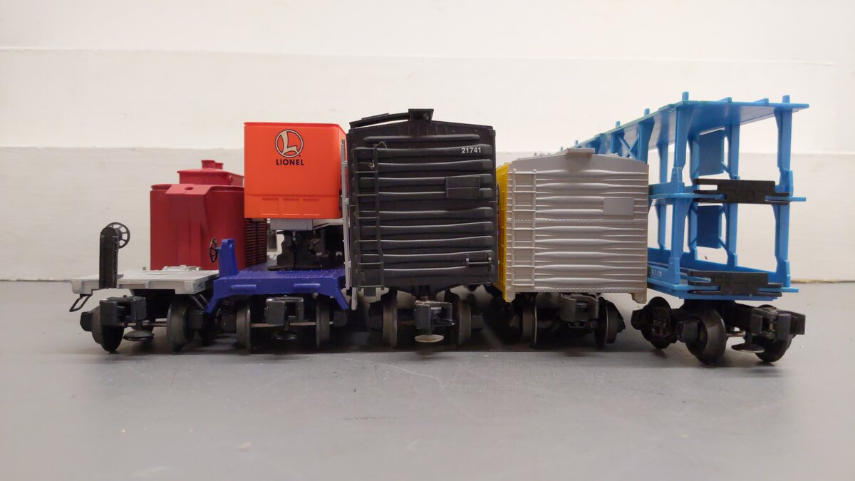 Lionel & Others O Assorted Freight Cars 6461, 392885, 9216, 21741, 1997 [5] EX