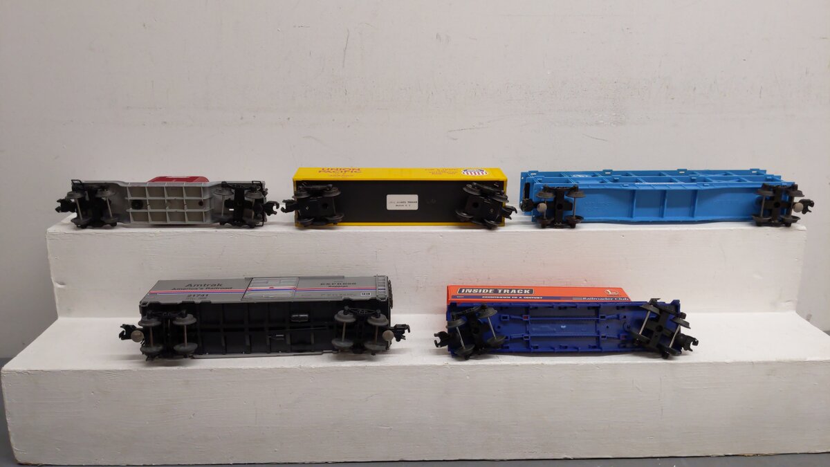 Lionel & Others O Assorted Freight Cars 6461, 392885, 9216, 21741, 1997 [5] EX