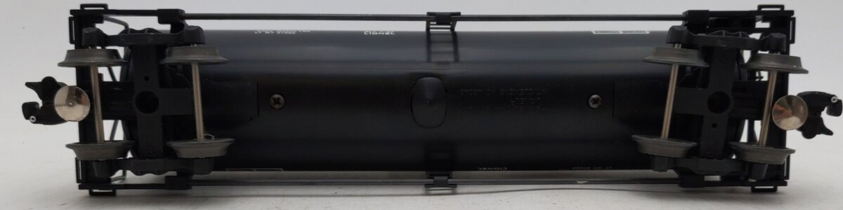Lionel 6-17900 O Gauge Santa Fe Unibody Single Dome Tank Car #17900 EX/Box