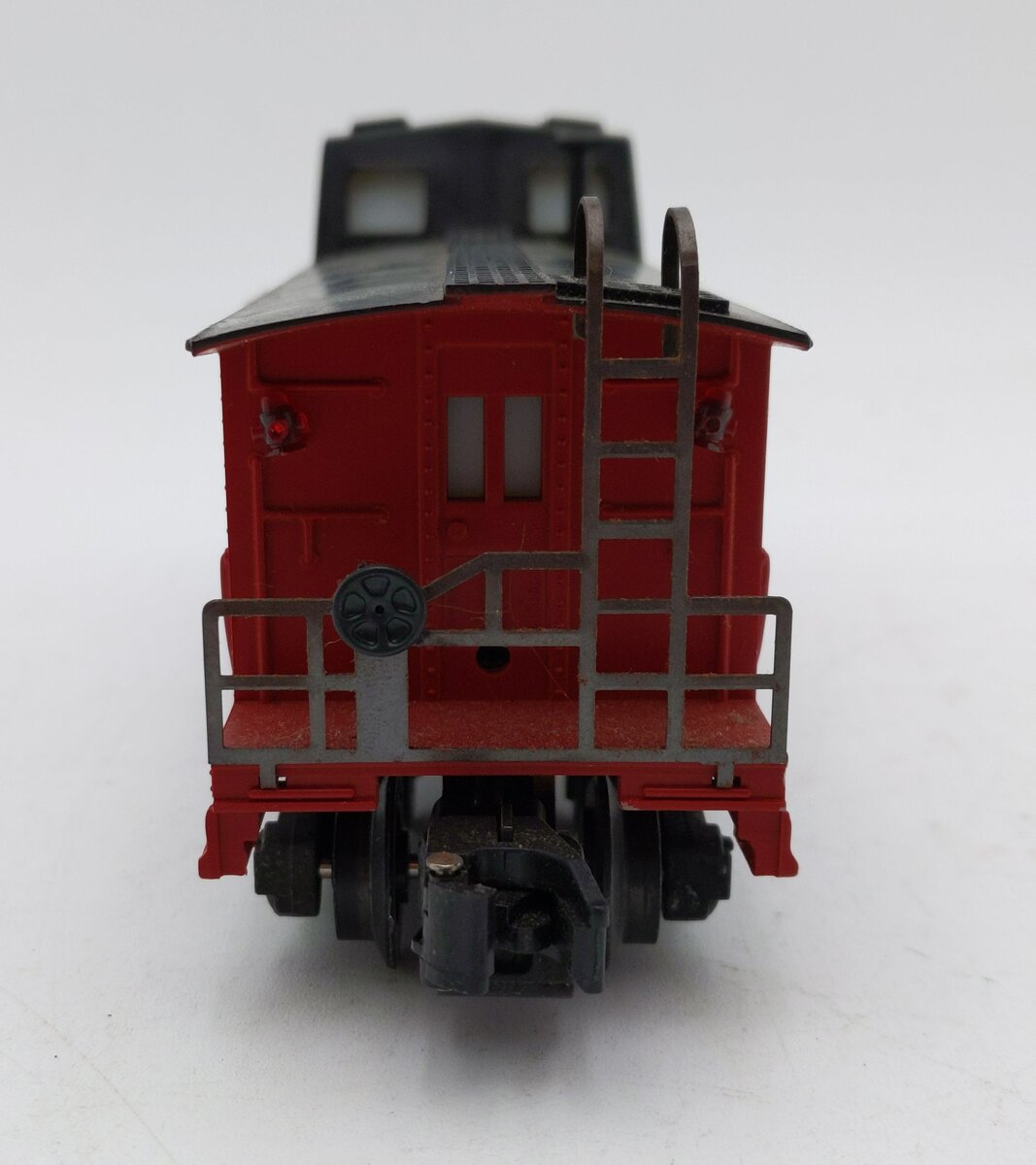 American Flyer 4-9404 S Scale New York Central Bay Window Caboose EX
