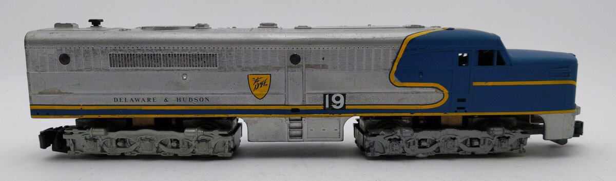 Athearn 3328 D&H PA-1 Powered Diesel Locomotive #19 EX